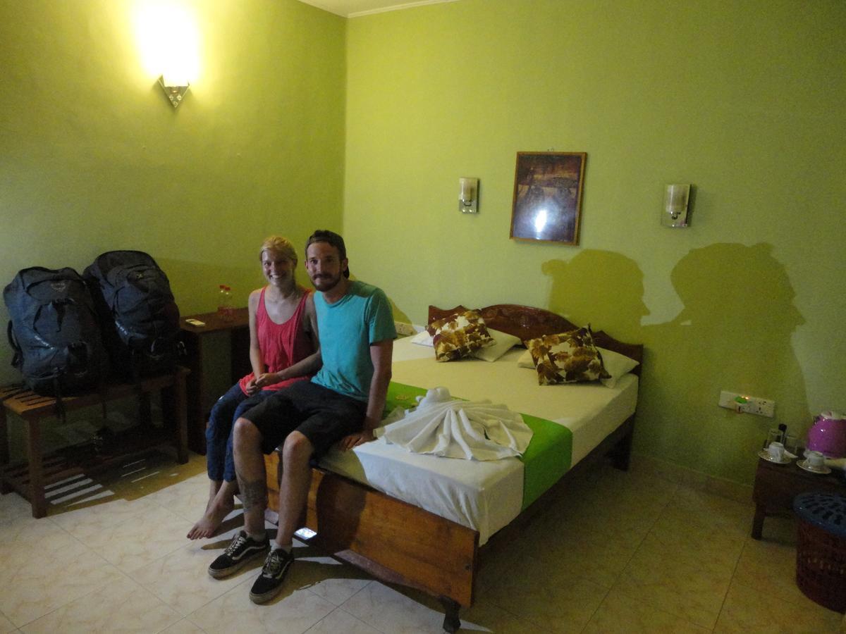 Villa De Rosh Ettukala Luaran gambar