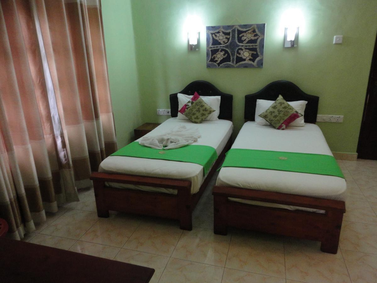 Villa De Rosh Ettukala Luaran gambar