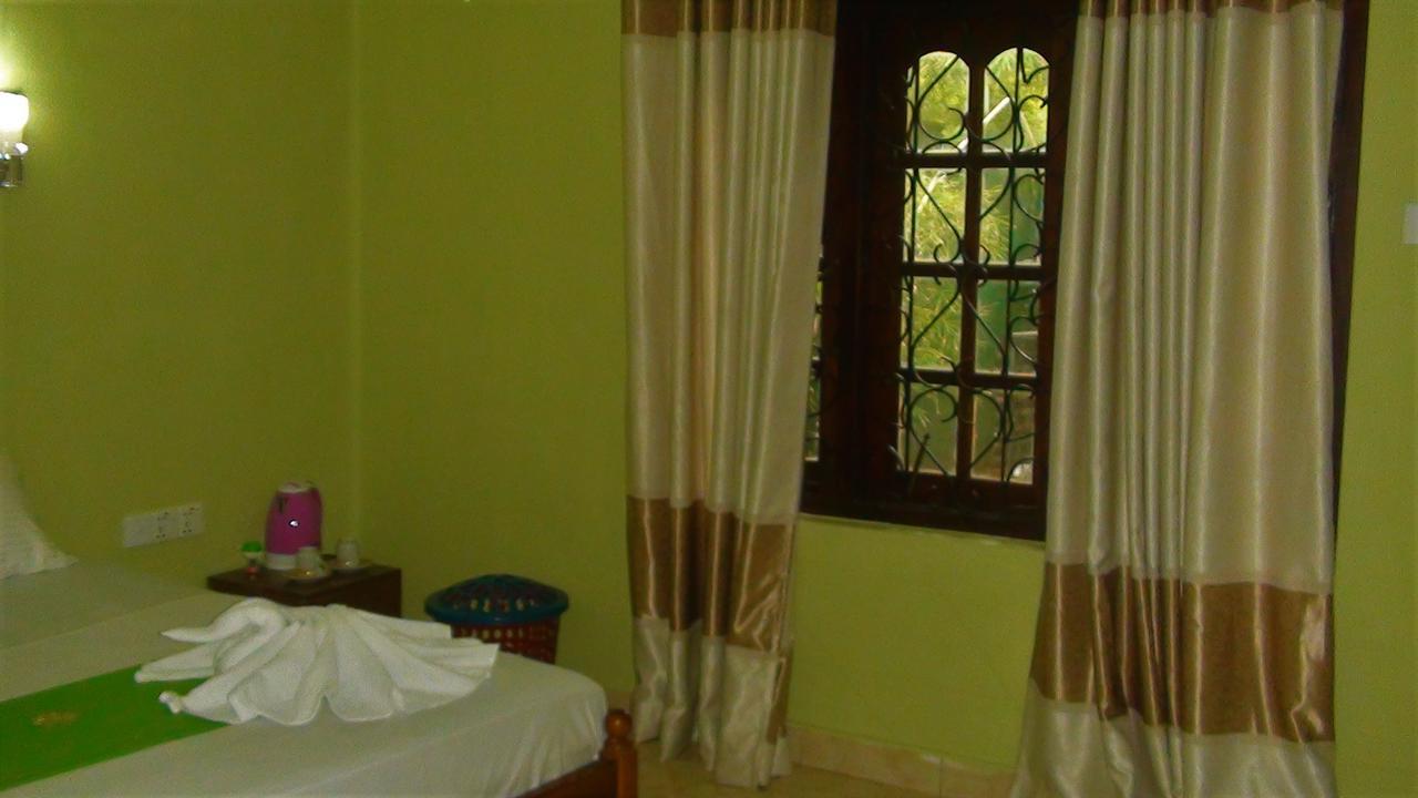 Villa De Rosh Ettukala Luaran gambar