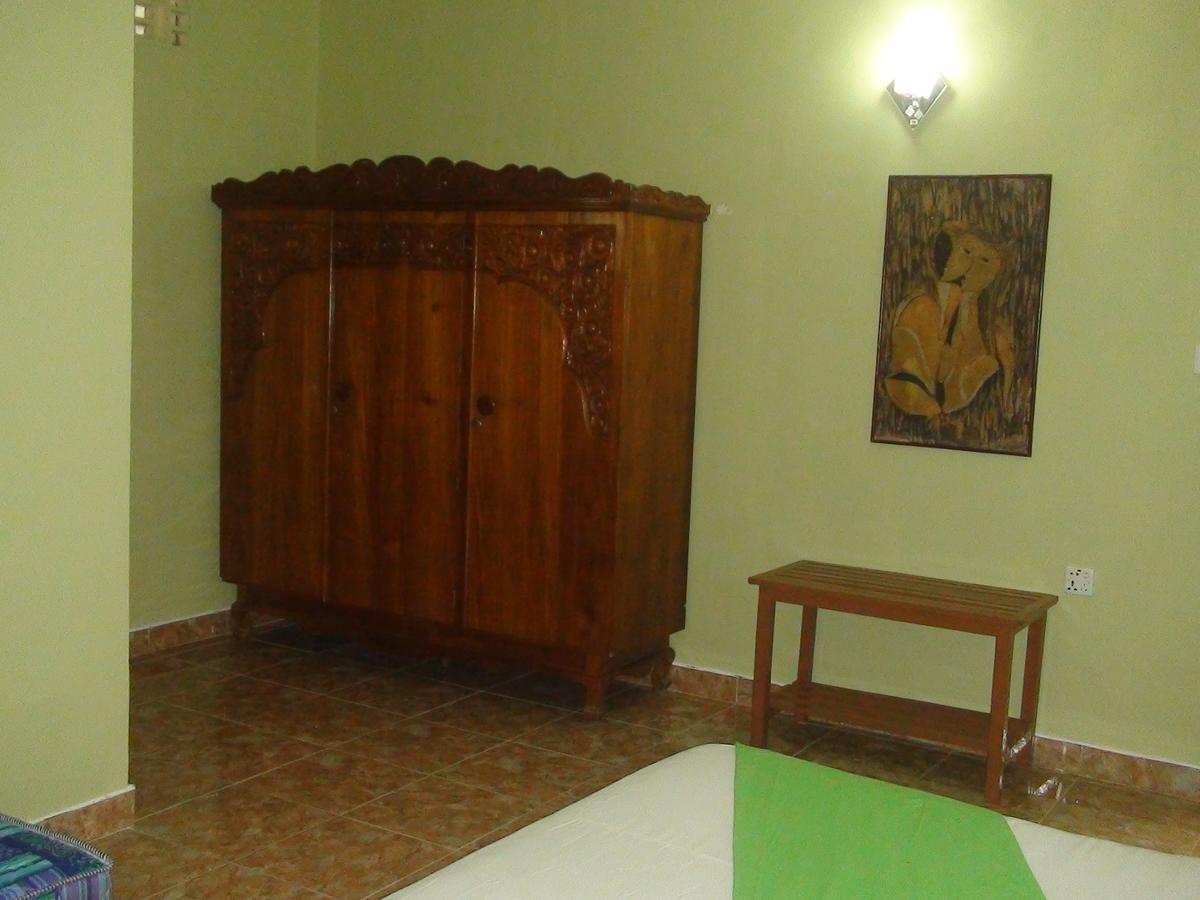 Villa De Rosh Ettukala Luaran gambar